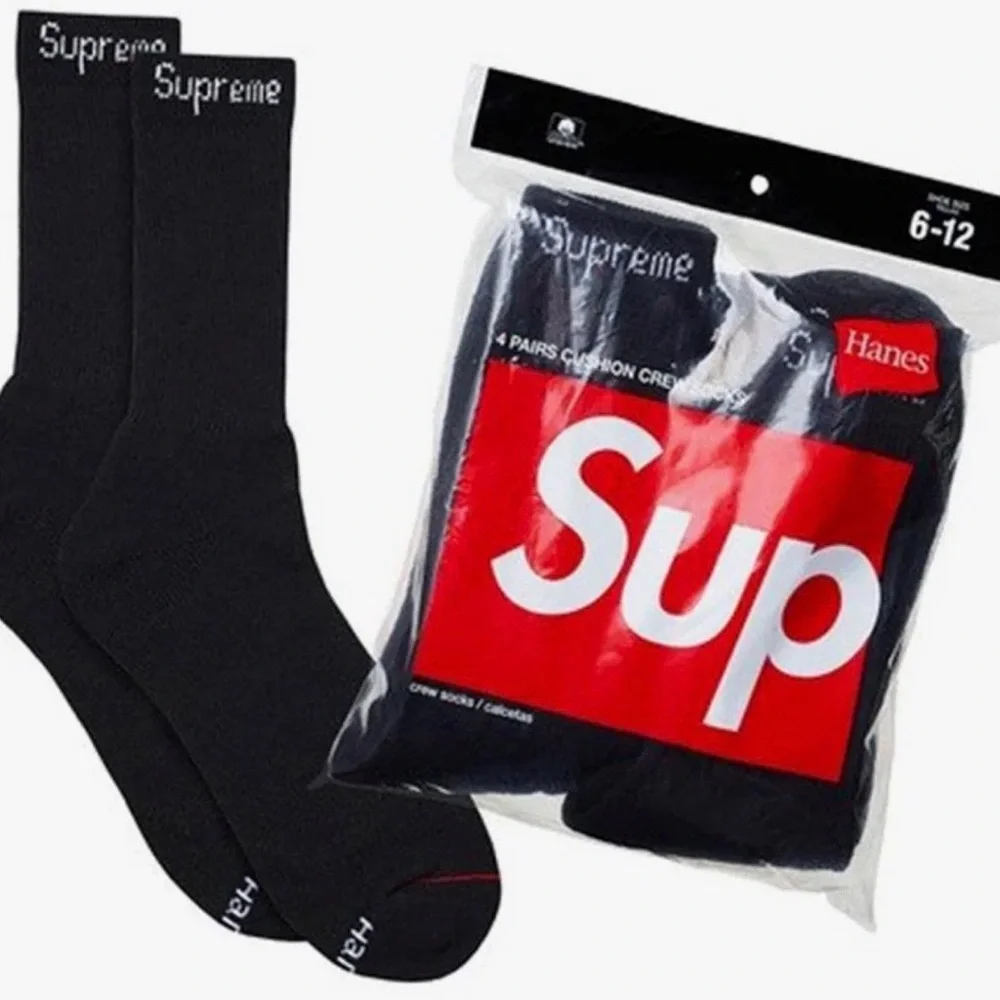 Hanes x Supreme Black Cushion Crew Socks - Red Logo